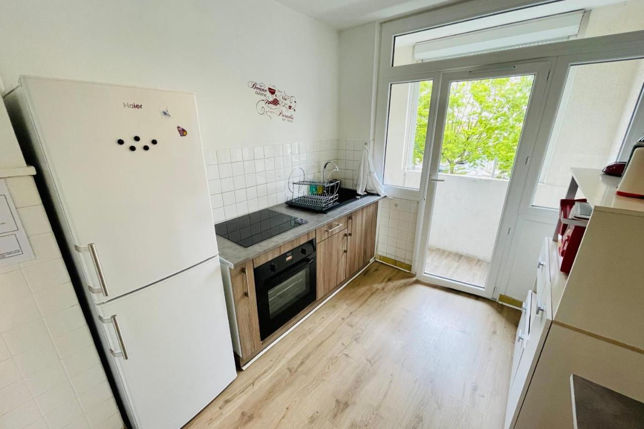 Luminous Apartment With Parking Near The City Center Сенон Экстерьер фото