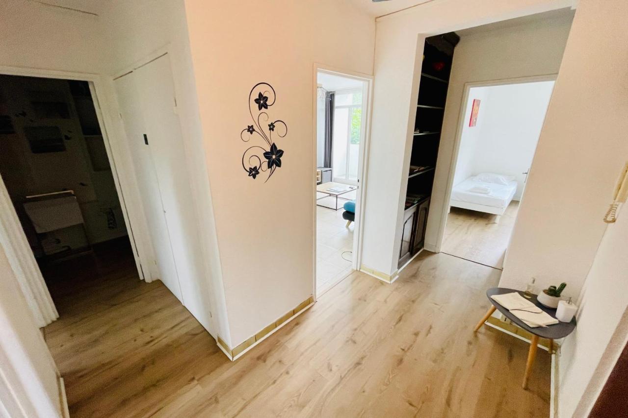 Luminous Apartment With Parking Near The City Center Сенон Экстерьер фото